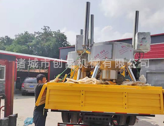 燃氣炒鍋裝車發(fā)貨